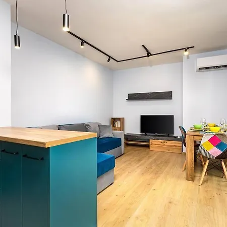 Brand New Modern 1br With Private Parking Included بلوفديف