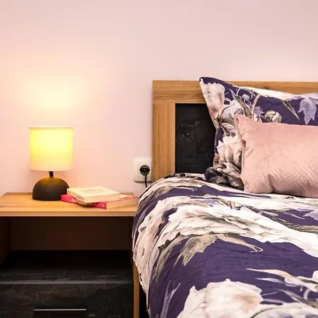 شقة Brand New Modern 1br With Private Parking Included بلوفديف